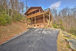 The Cozy Bear Cabin Upscale Deck and Mtn Views!